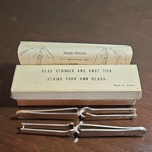 VINTAGE BEAD STRINGER AND KNOT TIER SET OF TWO IN BOX WITH INSTRUCTIONS
